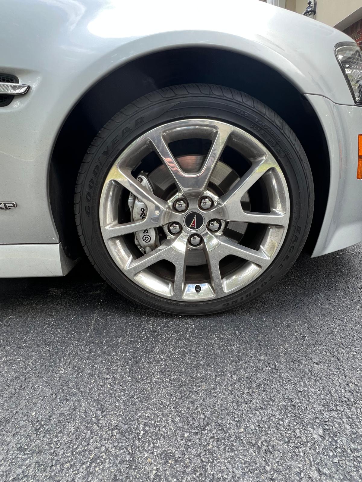 Used 2009 Pontiac G8 GXP RWD image 25