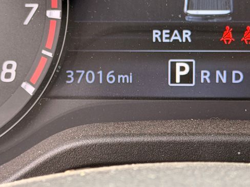 Used 2024 Nissan Titan PRO-4X w/ Pro-4x Convenience Package AWD/4WD image 12