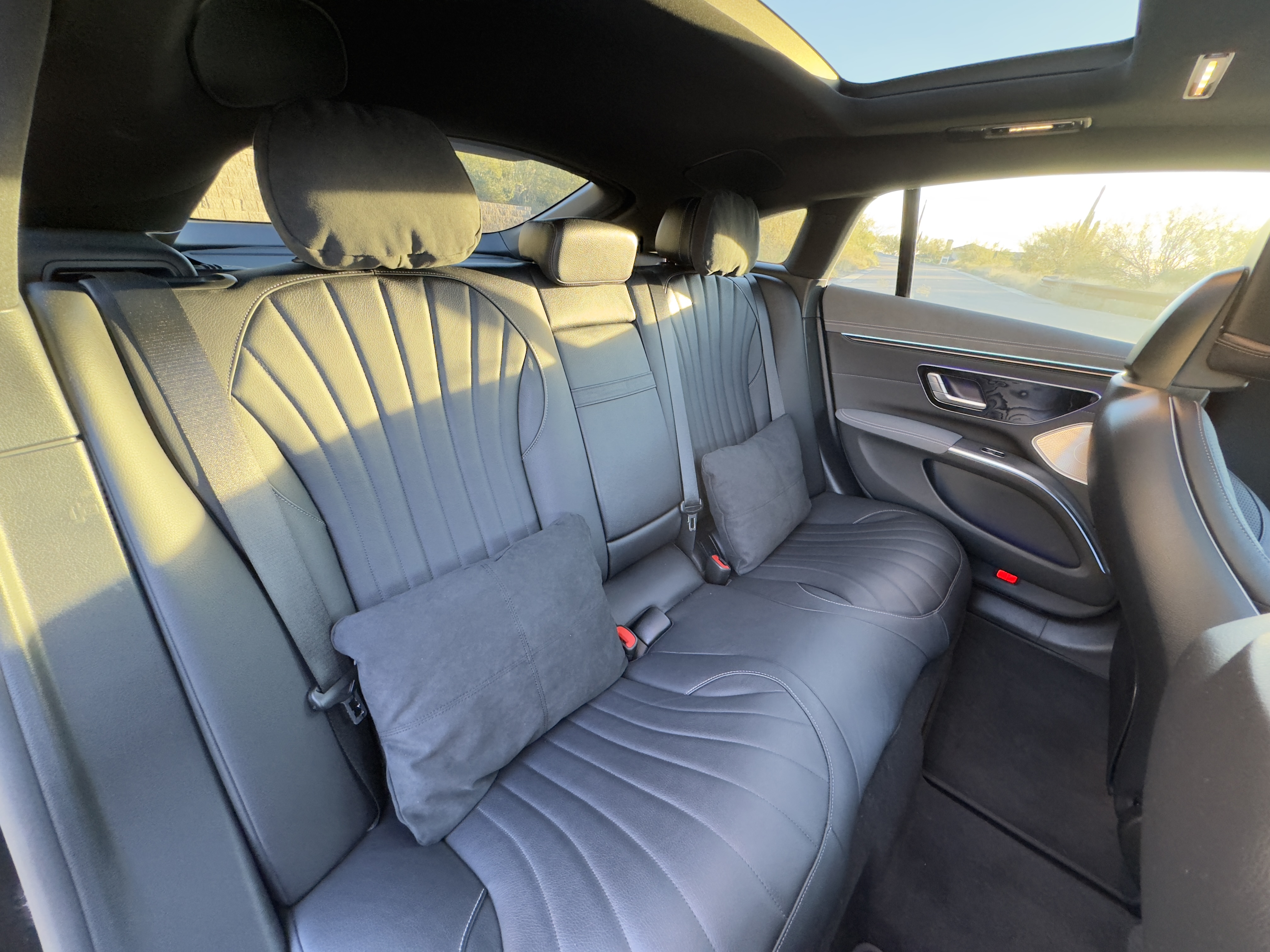 Used 2022 Mercedes-Benz EQS 450+ Sedan image 11