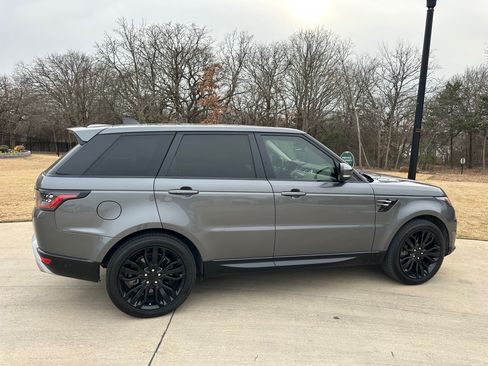 Used 2018 Land Rover Range Rover Sport HSE image 2