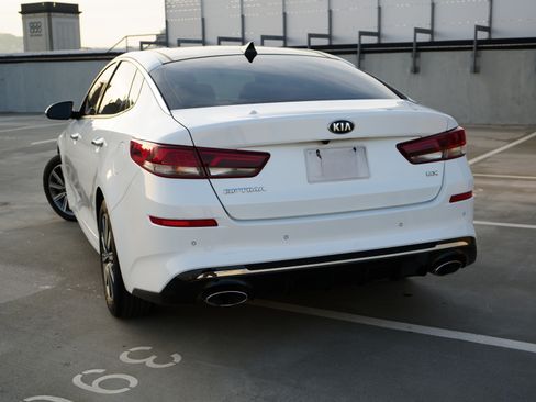 Used 2019 Kia Optima EX w/ EX Premium Package image 4