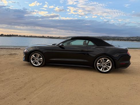 Used 2018 Ford Mustang Premium RWD image 2