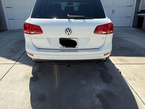 Used 2014 Volkswagen Touareg VR6 AWD/4WD image 5