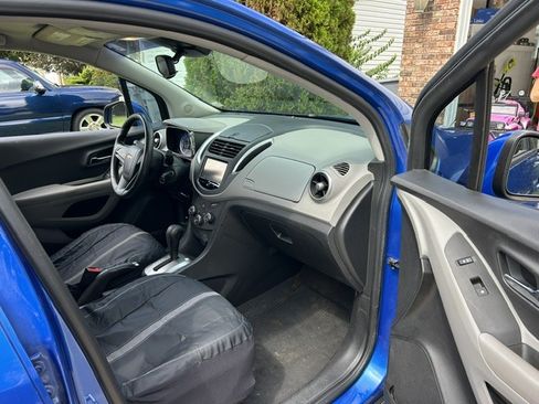Used 2015 Chevrolet Trax LS FWD image 10