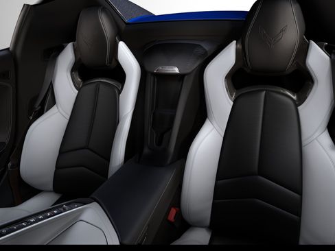 Used 2024 Chevrolet Corvette Stingray Convertible 2D image 18