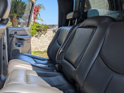 Used 2005 Chevrolet Silverado 2500 LT w/ Heavy-Duty Power Package image 31