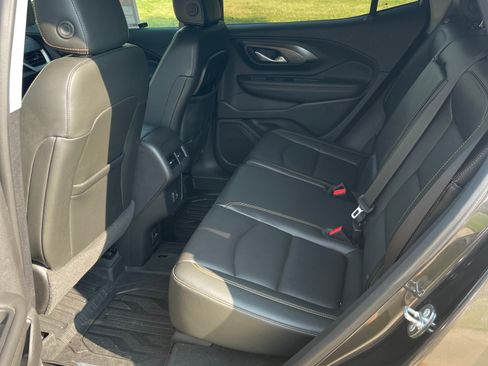 Used 2019 GMC Terrain SLT w/ Preferred Package AWD/4WD image 4