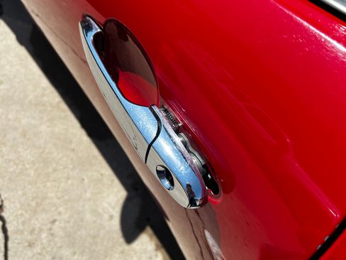 Used 2006 Pontiac Solstice Convertible w/ Premium Package RWD image 6