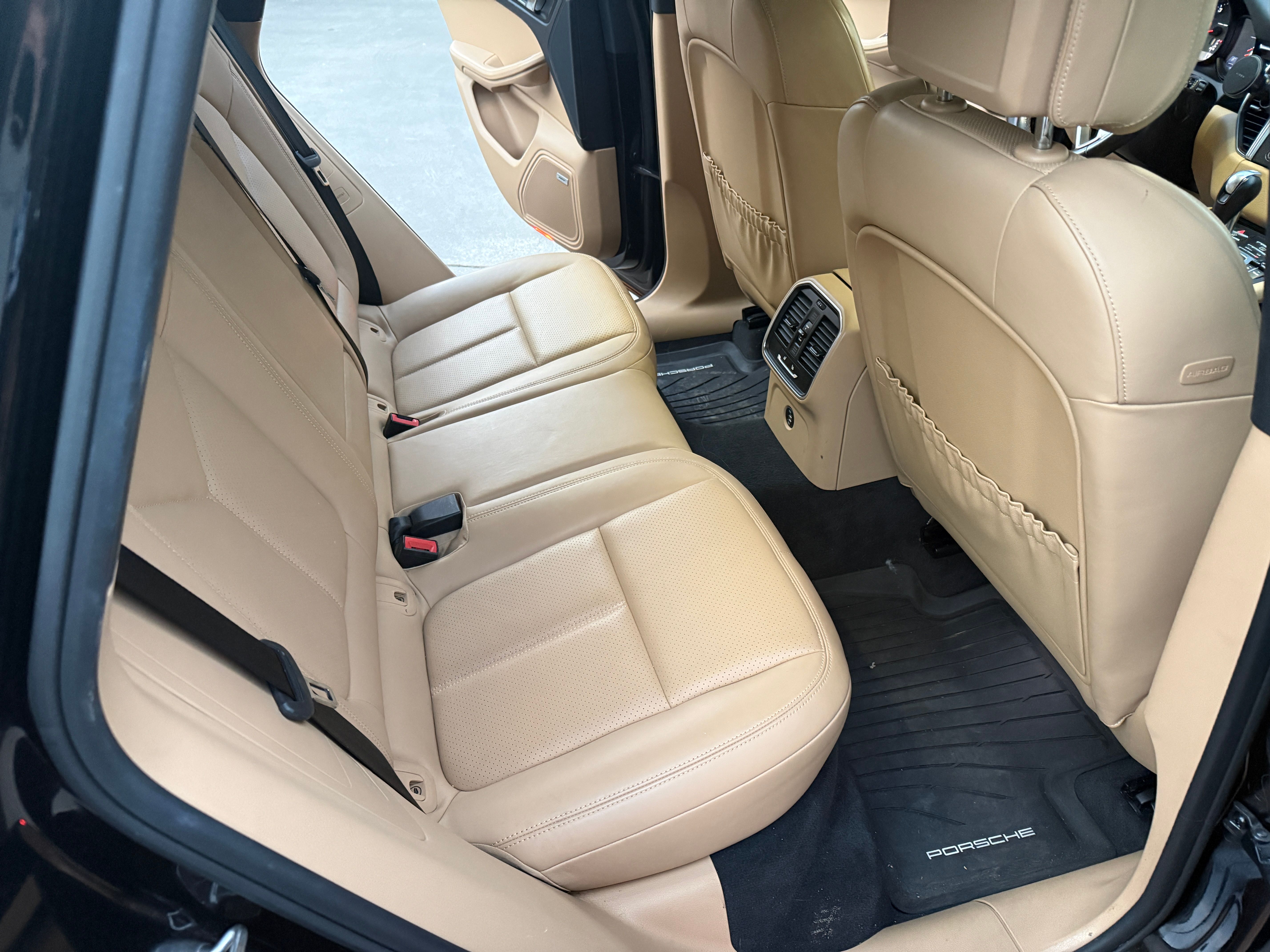 Used 2018 Porsche Macan S AWD/4WD image 23