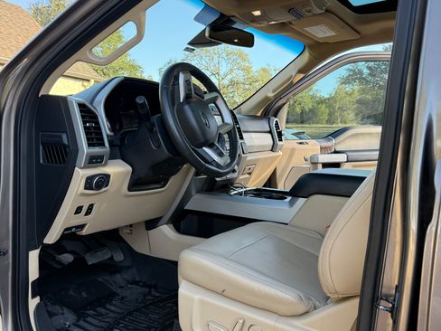 Used 2018 Ford F250 Lariat w/ Lariat Ultimate Package image 8