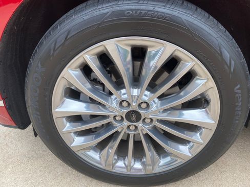 Used 2024 Ford Edge Titanium w/ Titanium Elite Package AWD/4WD image 9