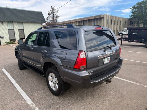 Used 2006 Toyota 4Runner SR5 AWD/4WD image 5
