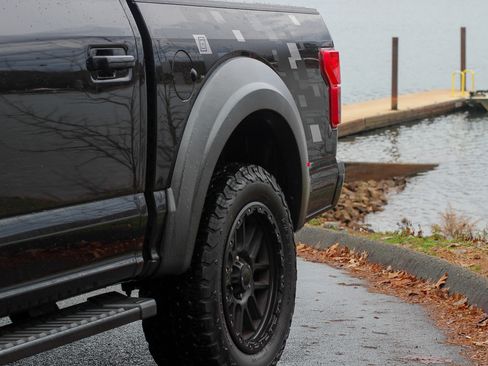 Used 2020 Ford F150 Lariat w/ Equipment Group 502A Luxury image 6