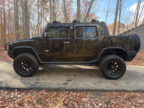 Used 2005 HUMMER H2 SUT w/ Preferred Equipment Group image 4