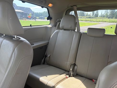 Used 2014 Toyota Sienna XLE AWD/4WD image 11