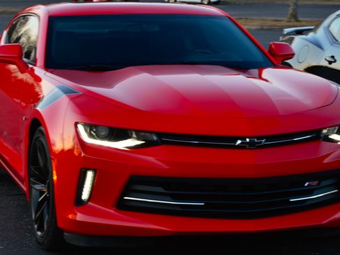 Used 2016 Chevrolet Camaro LT RWD image 6