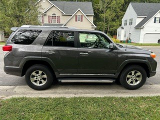 Used 2012 Toyota 4Runner SR5 w/ Premium Pkg AWD/4WD image 2
