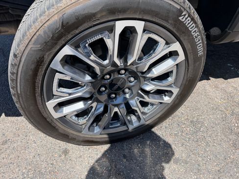 Used 2021 GMC Sierra 1500 AT4 w/ AT4 Preferred Package image 12