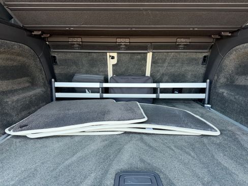 Used 2018 Bentley Bentayga Onyx Edition image 18