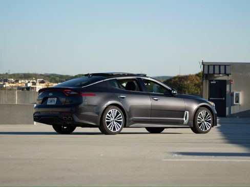 Used 2019 Kia Stinger Premium image 10
