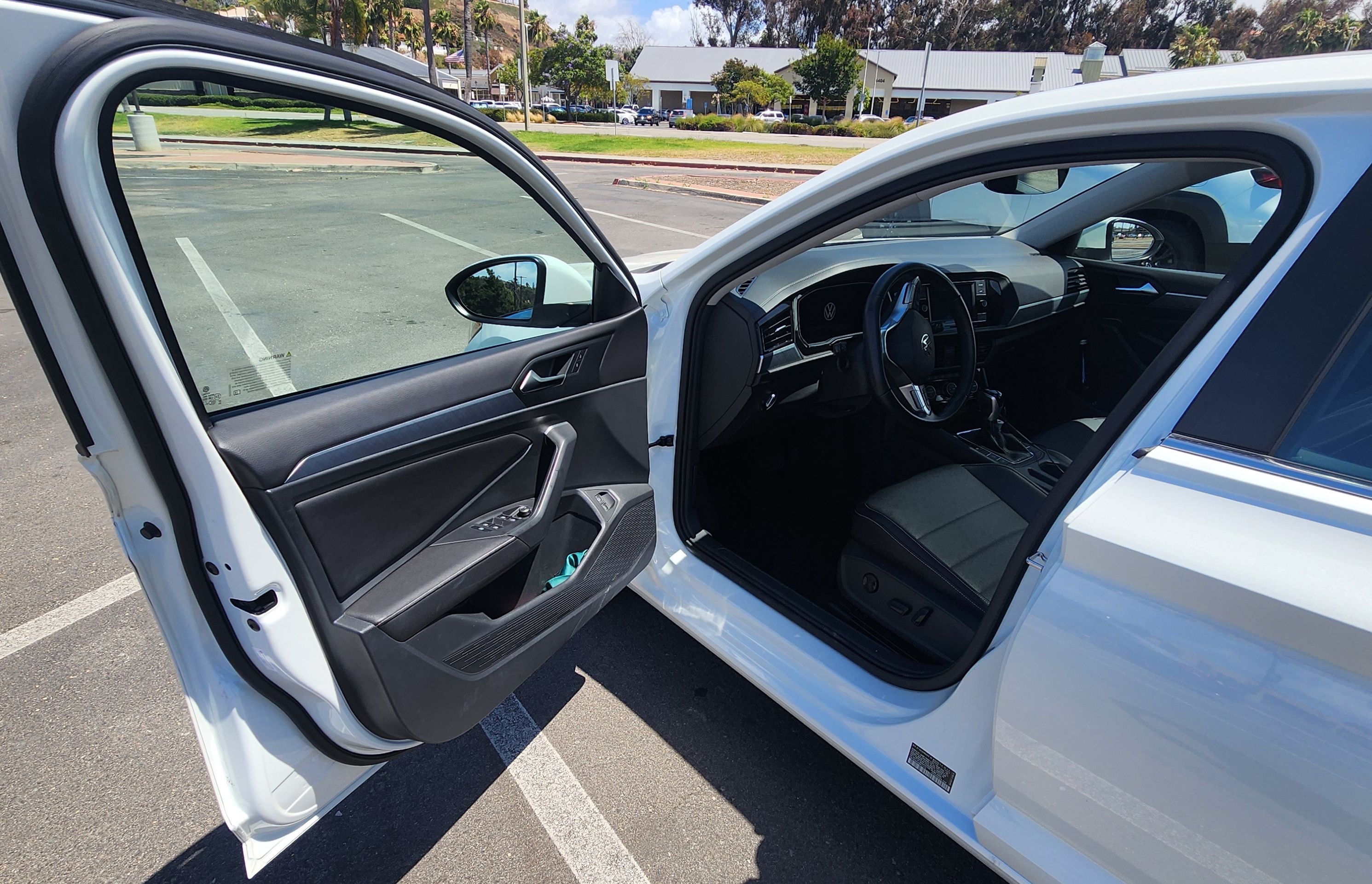 Used 2023 Volkswagen Jetta SE w/ Panoramic Sunroof Package FWD image 12