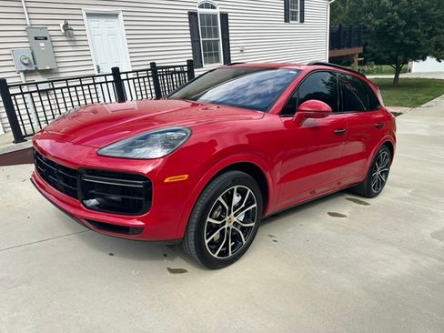 Used 2021 Porsche Cayenne Turbo AWD/4WD image 9
