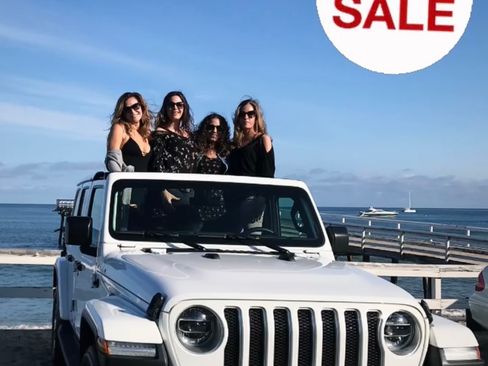 Used 2018 Jeep Wrangler Unlimited Sahara image 1