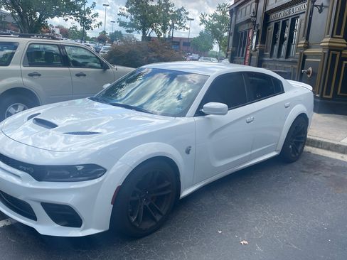 Used 2020 Dodge Charger SRT Hellcat w/ Harman/Kardon Audio Group RWD image 2
