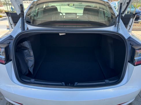 Used 2022 Tesla Model 3 image 10