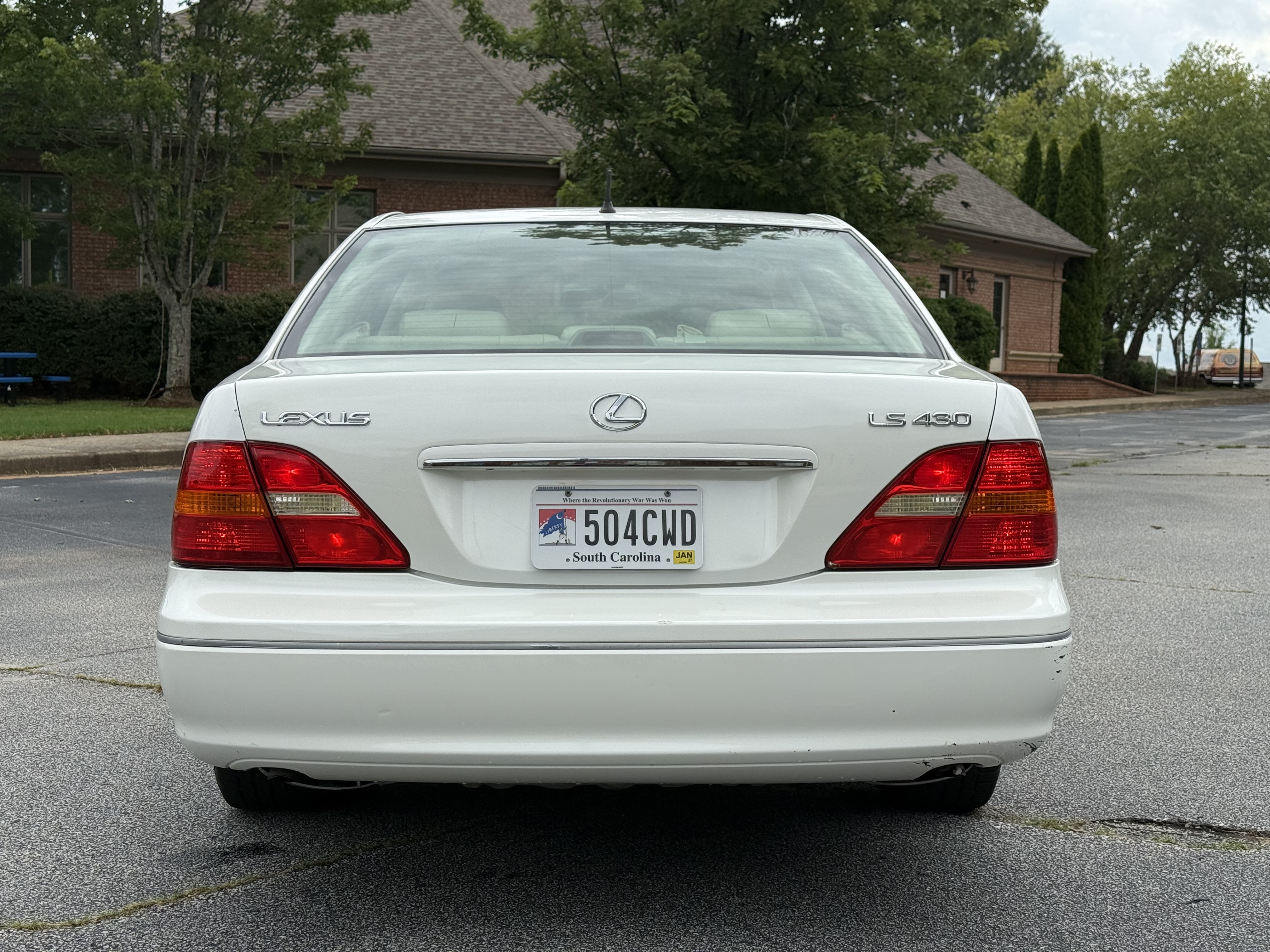 Used 2003 Lexus LS 430 RWD image 2