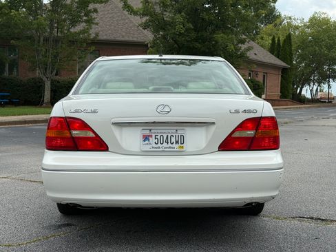 Used 2003 Lexus LS 430 RWD image 2
