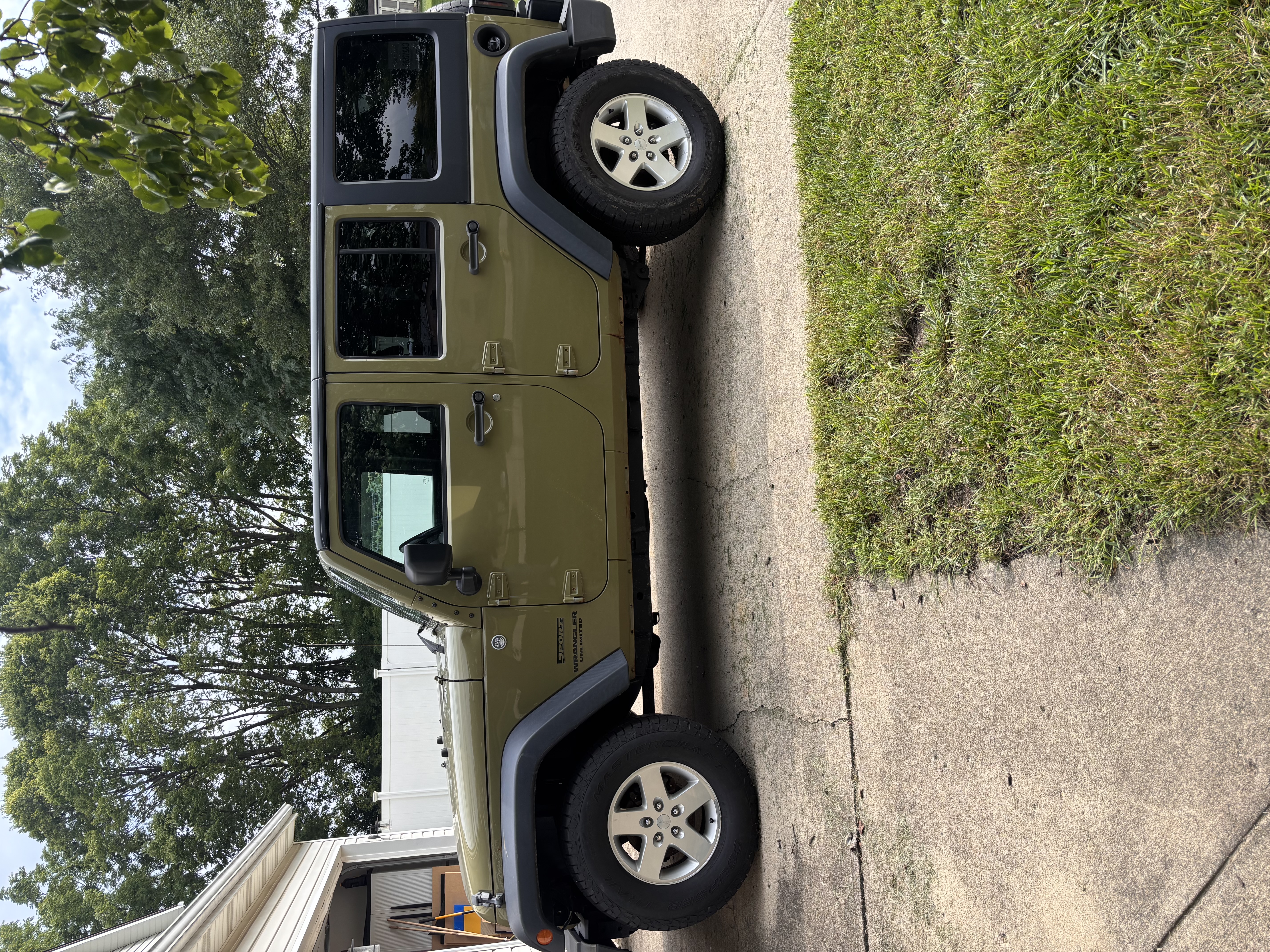 Used 2013 Jeep Wrangler Unlimited Sport AWD/4WD image 4