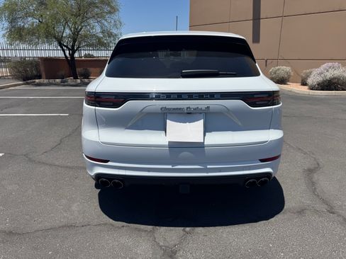 Used 2022 Porsche Cayenne Turbo S AWD/4WD image 4