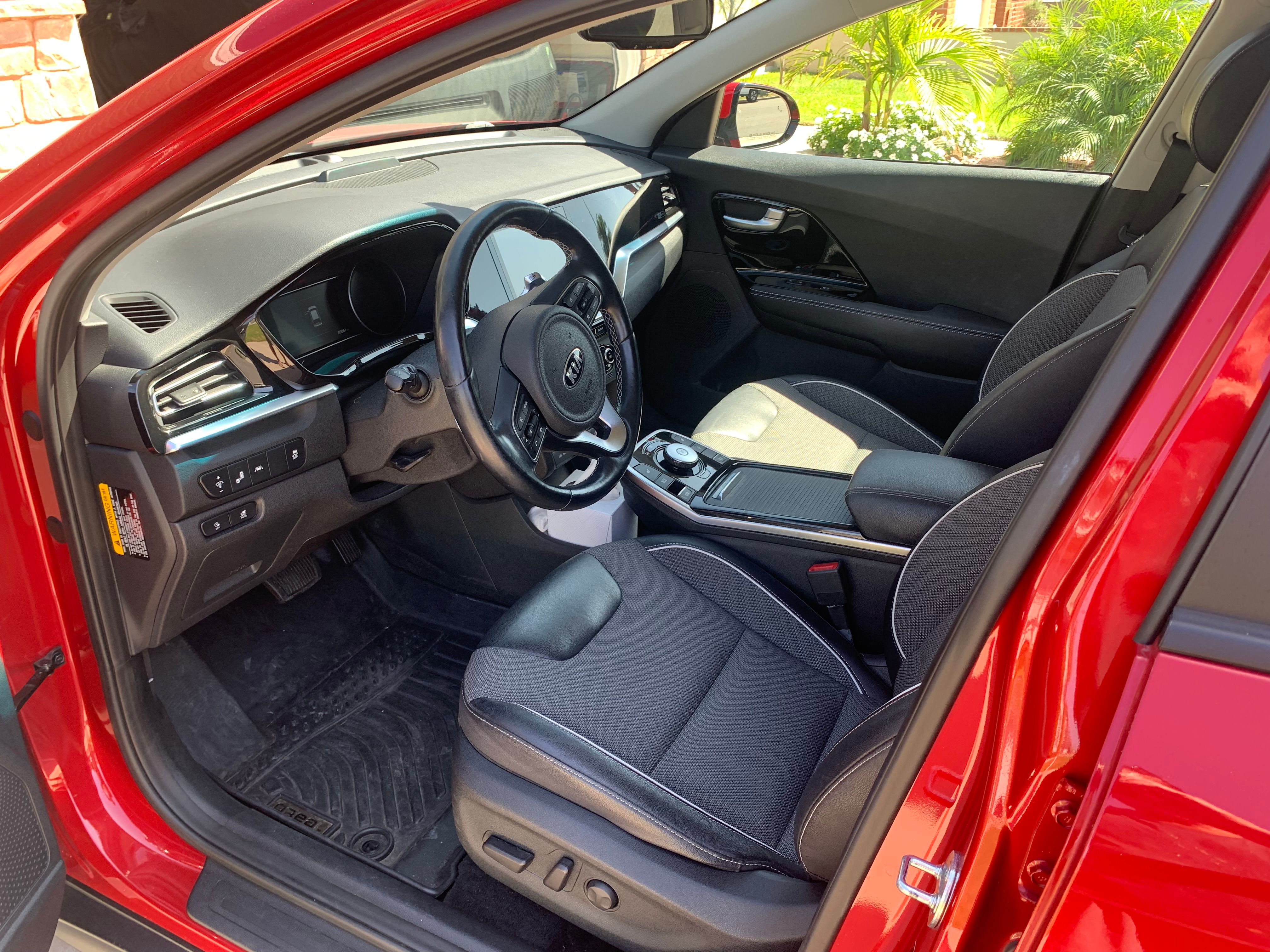 Used 2020 Kia Niro EX w/ Cold Weather Package FWD image 8