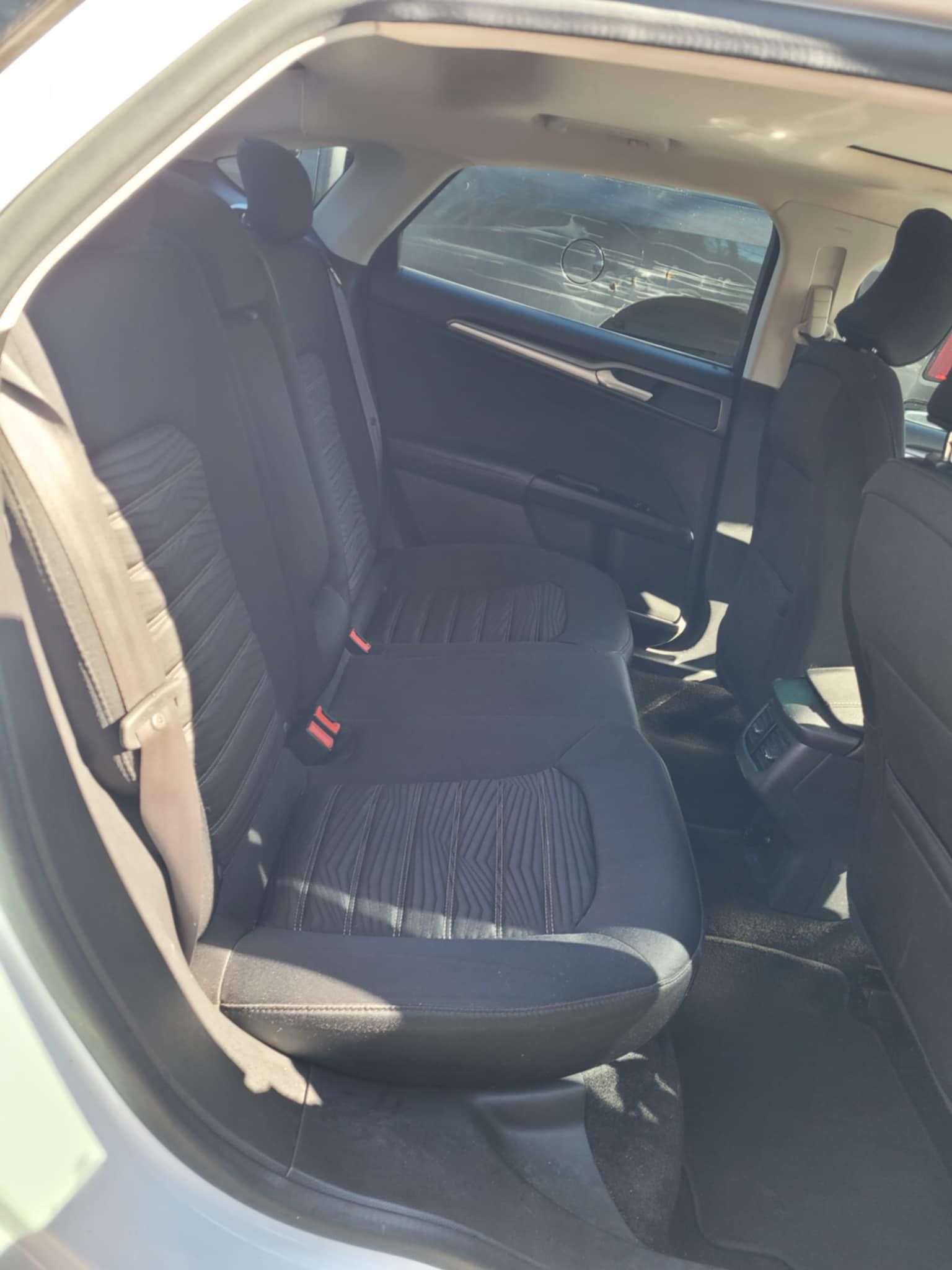 Used 2016 Ford Fusion SE FWD image 5