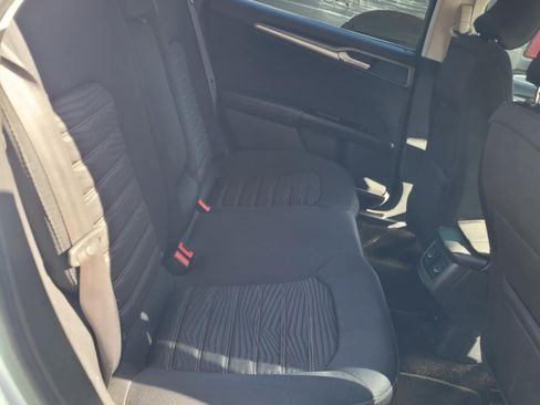 Used 2016 Ford Fusion SE image 5
