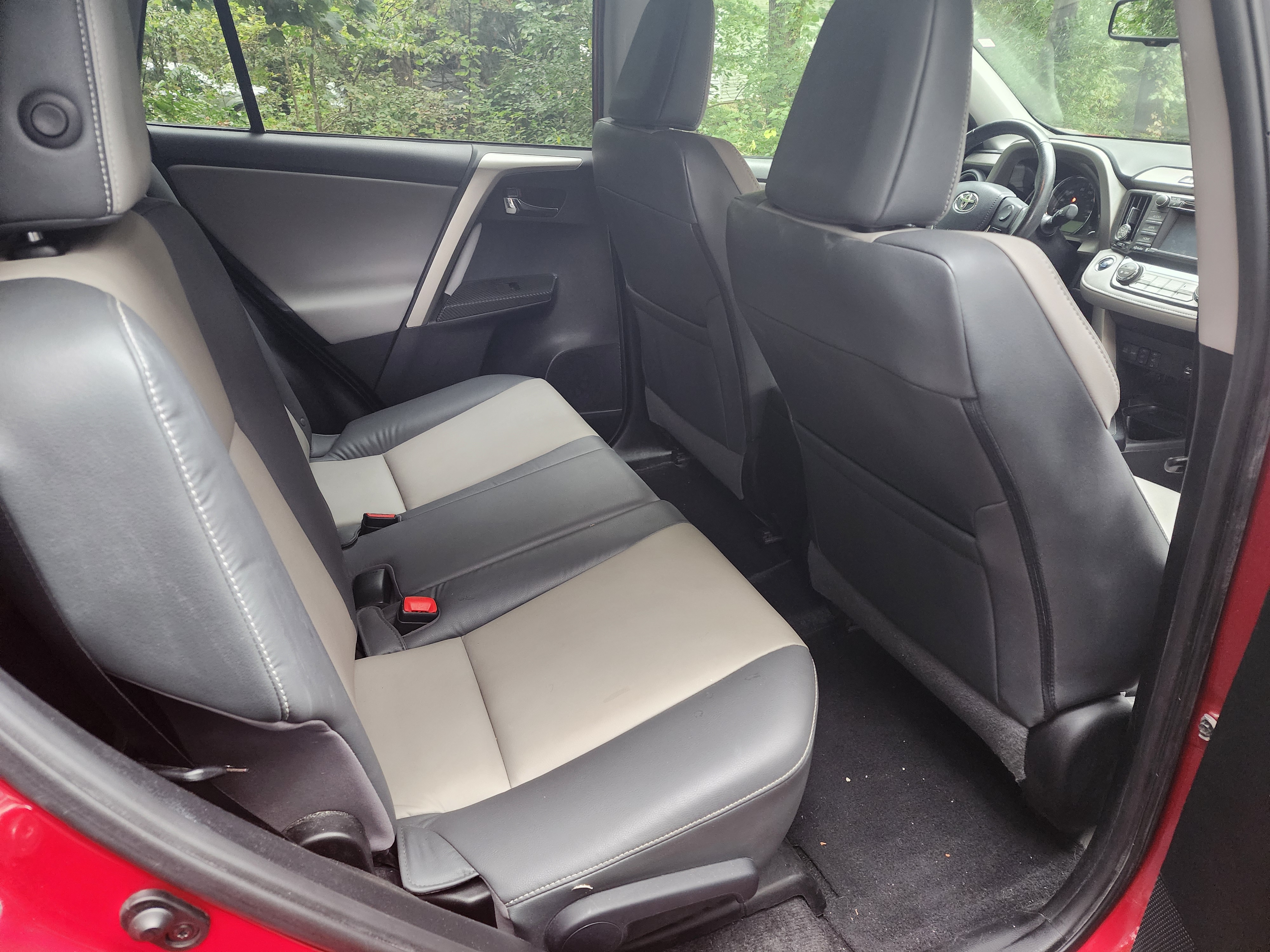 Used 2015 Toyota RAV4 Limited AWD/4WD image 11