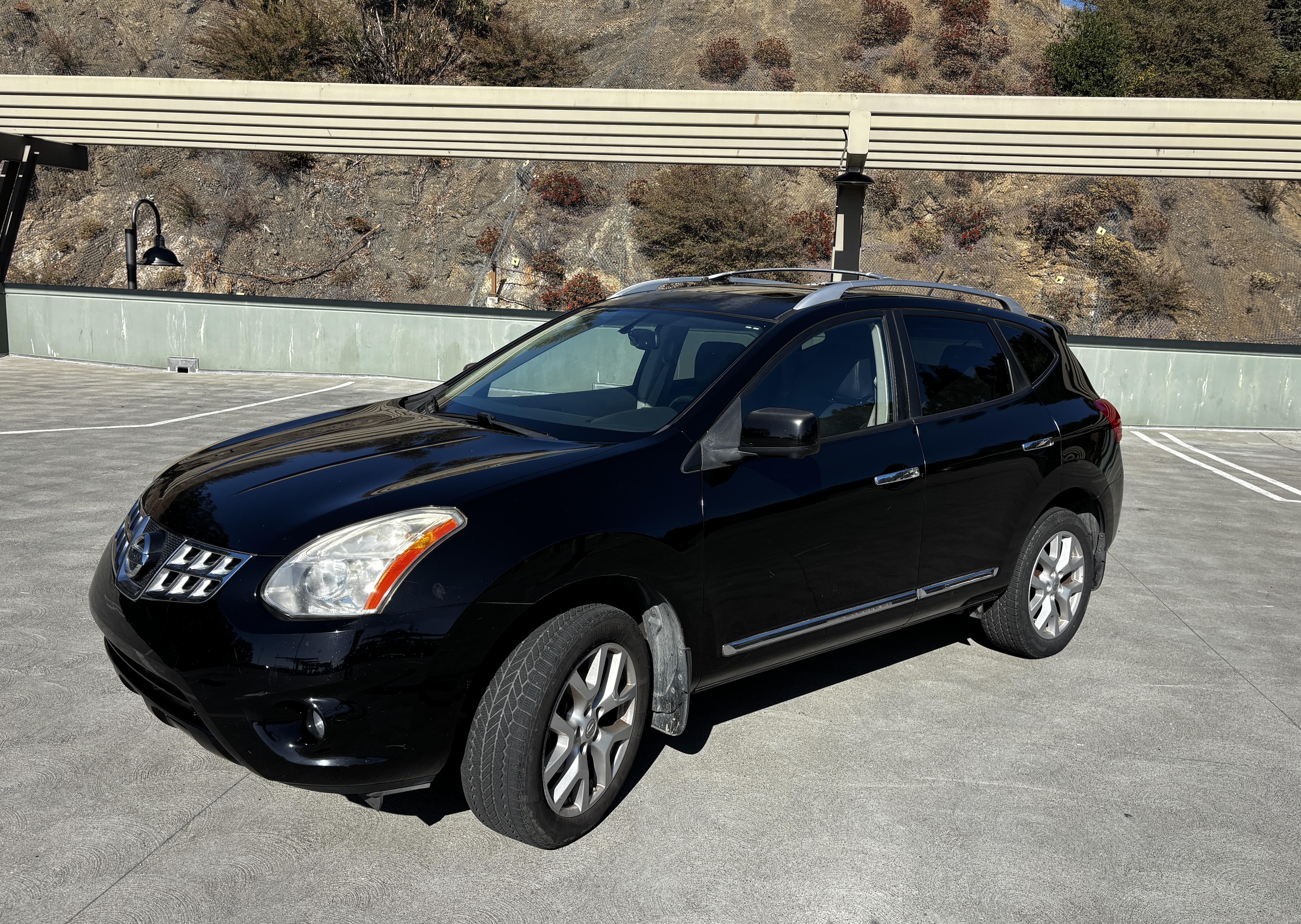 Used 2012 Nissan Rogue SL AWD/4WD image 10