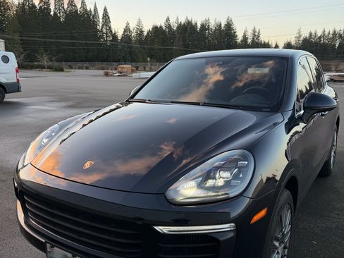 Used 2017 Porsche Cayenne S w/ Premium Plus Package image 5