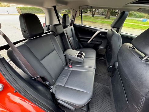 Used 2015 Toyota RAV4 Limited image 25