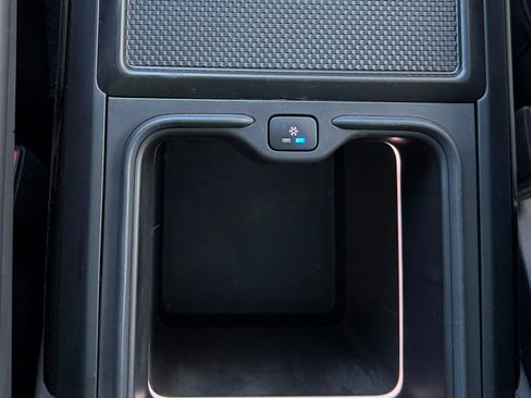 Used 2023 Land Rover Range Rover SE image 9