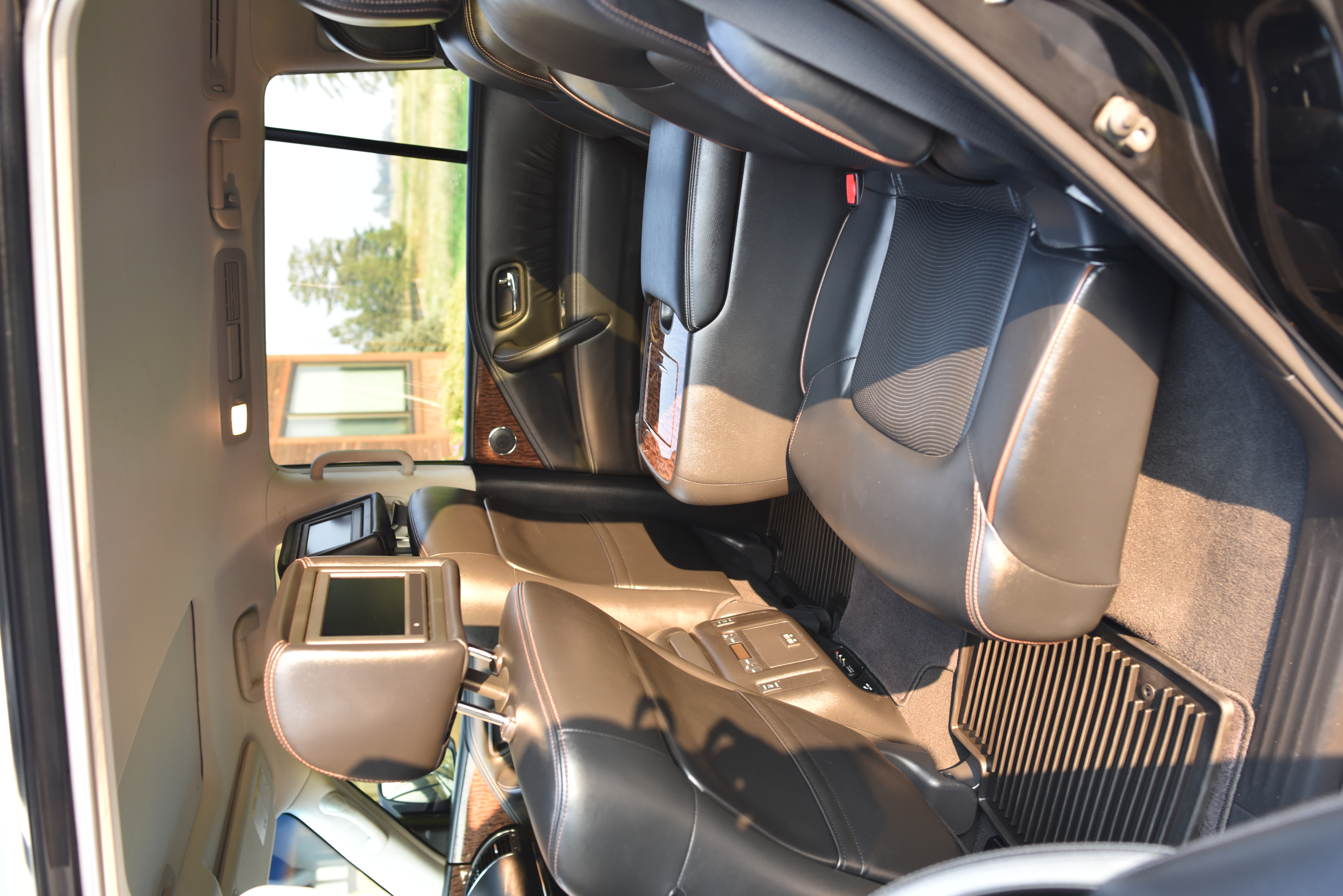 Used 2017 Nissan Armada Platinum w/ Captain Seat Package AWD/4WD image 18