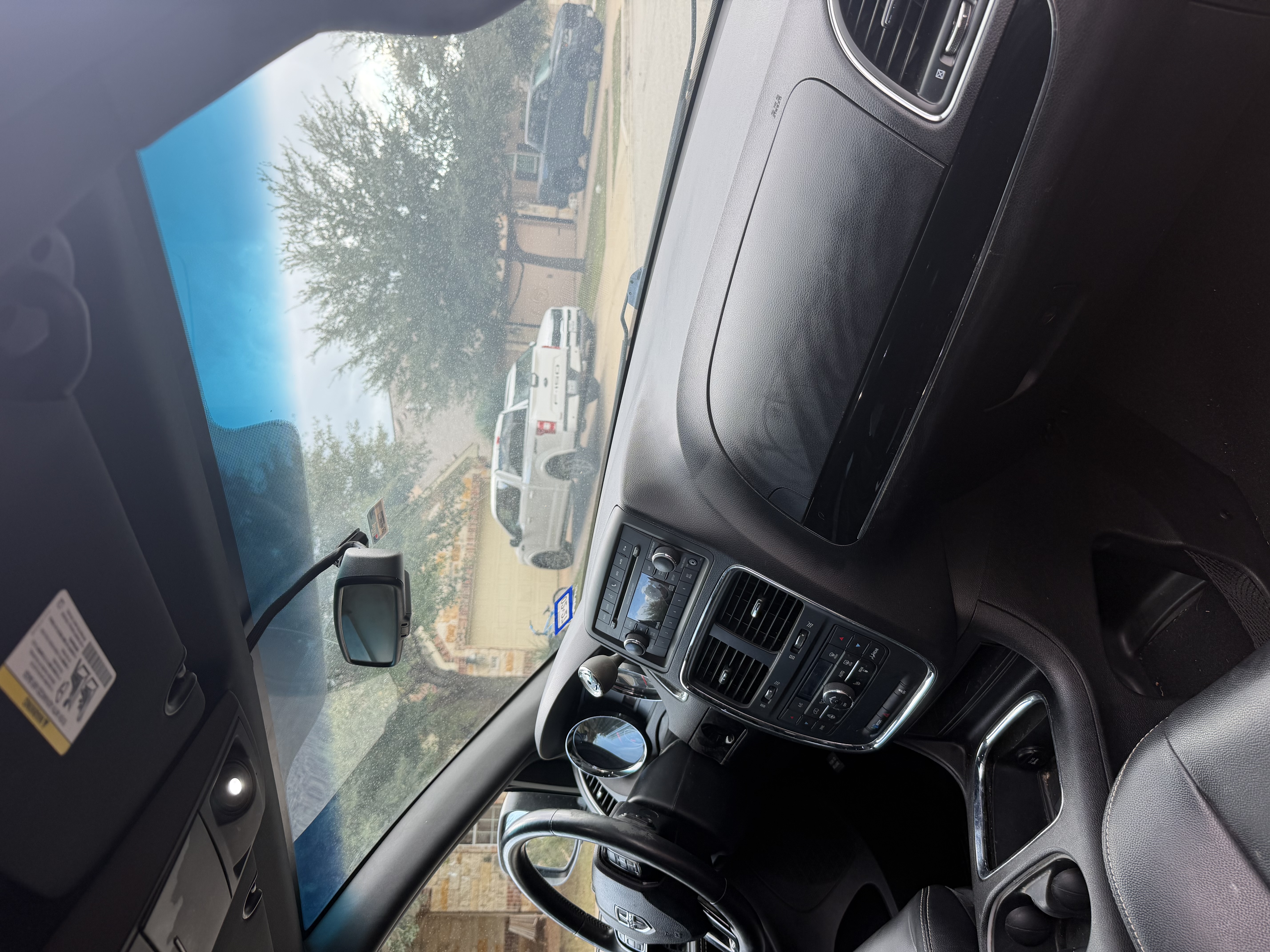 Used 2014 Dodge Grand Caravan SXT FWD image 16