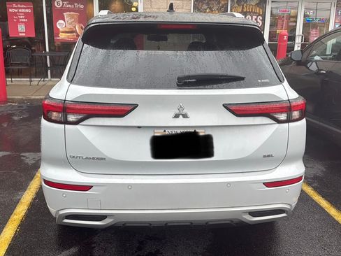 Used 2024 Mitsubishi Outlander SEL AWD/4WD image 4
