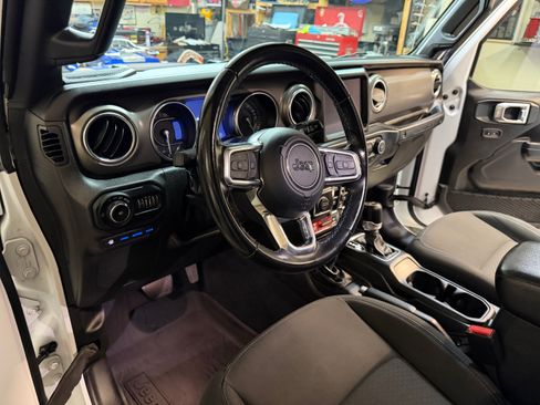 Used 2022 Jeep Wrangler Unlimited Rubicon 4xe w/ Safety Group image 8