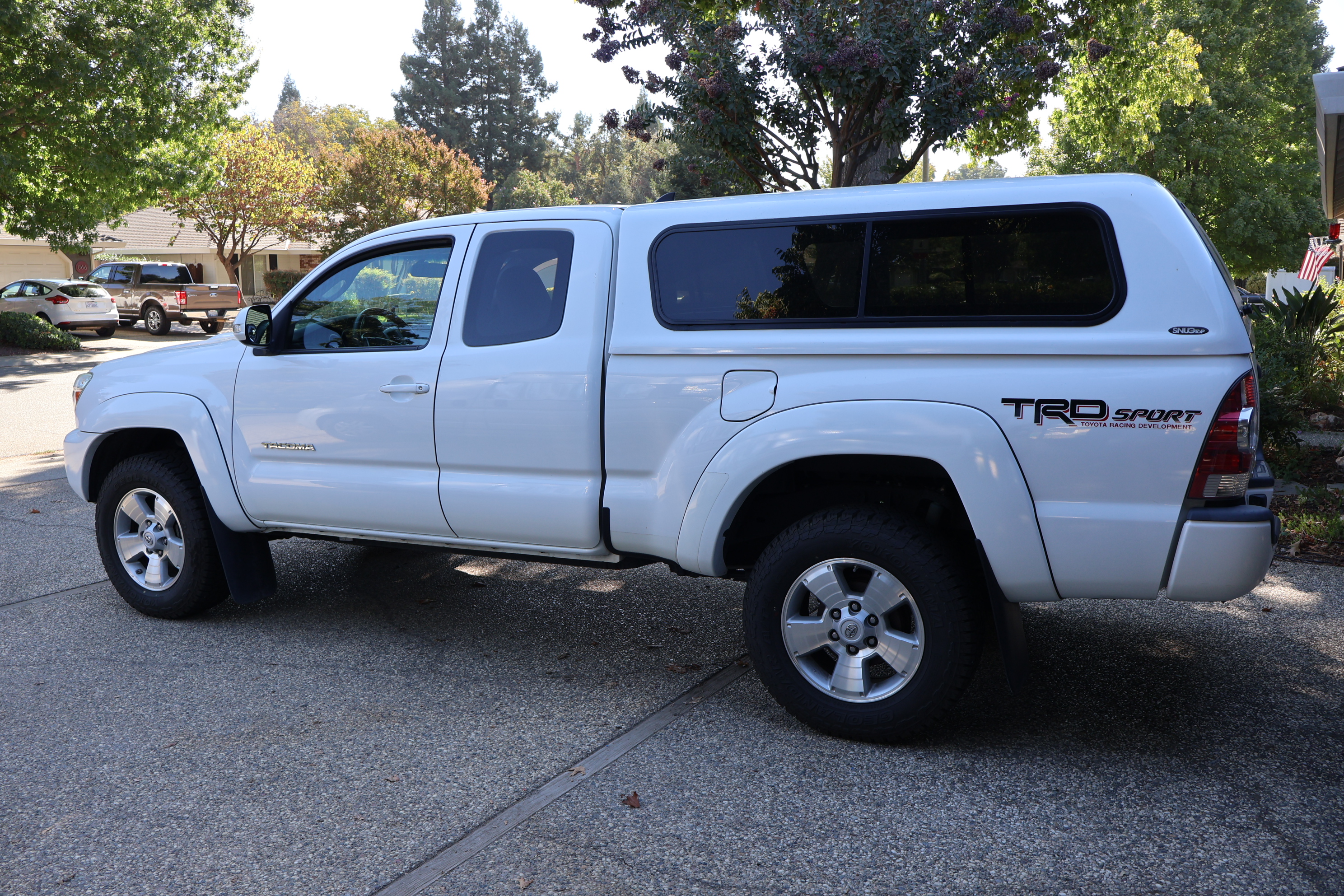 Used 2015 Toyota Tacoma PreRunner w/ TRD Sport Package RWD image 8