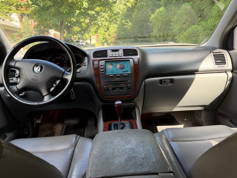Used 2004 Acura MDX Touring AWD/4WD image 2