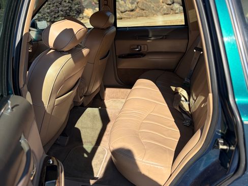 Used 1997 Lincoln Town Car Executive image 11