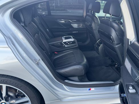 Used 2016 BMW 750i xDrive image 12