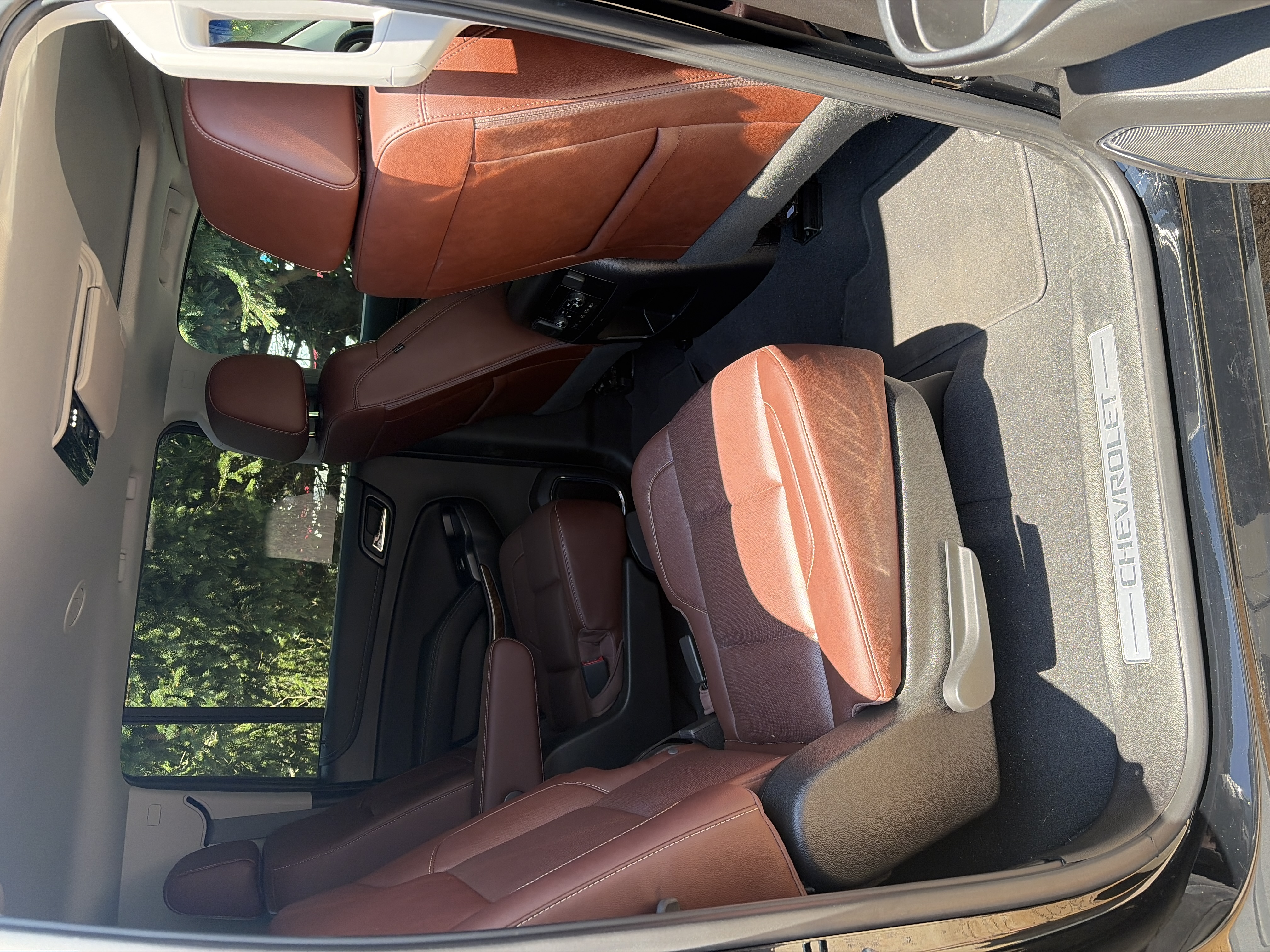 Used 2019 Chevrolet Suburban Premier w/ Premier Plus Edition AWD/4WD image 9